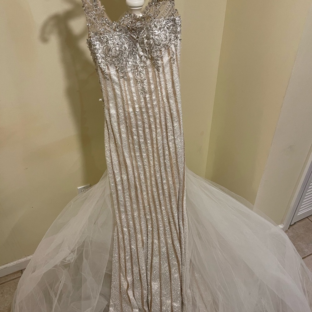 Bedazzled wedding dress - Picture 2 of 4